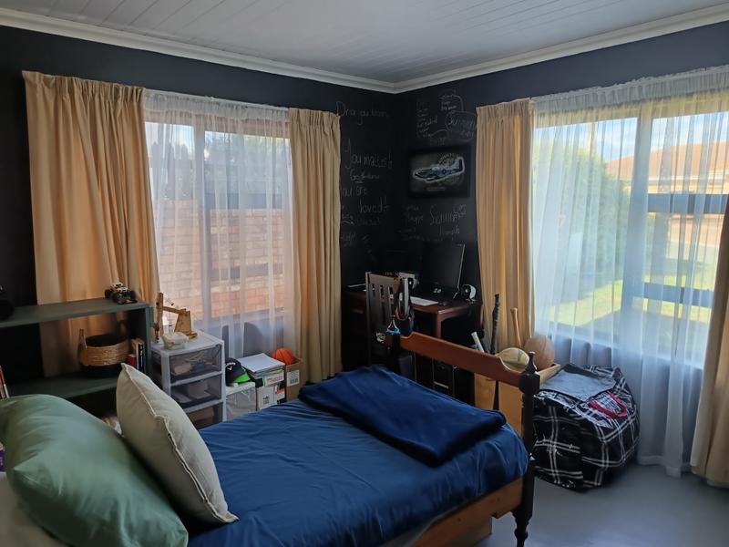 4 Bedroom Property for Sale in Hartenbos Heuwels Western Cape